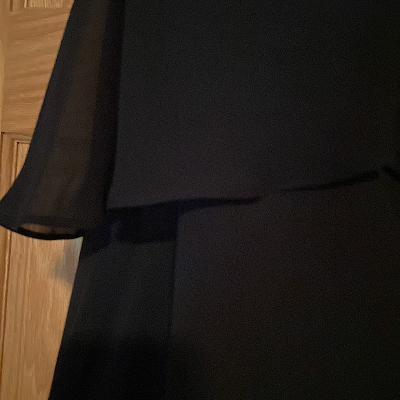 Fun, black sleeveless dress that twirls - Picture 4 of 6